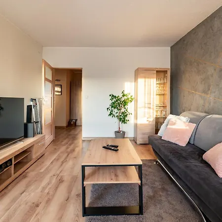 Burzynskiego Cozy By Bookinghost