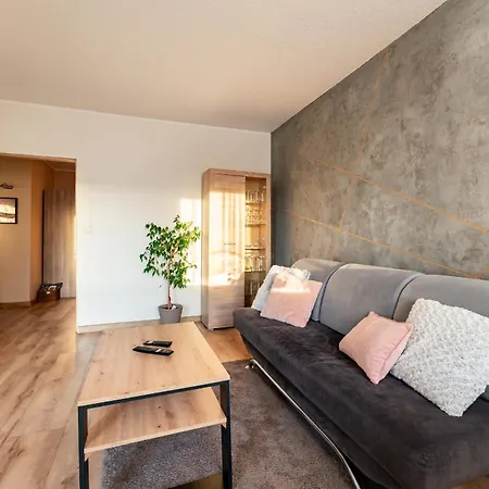 Burzynskiego Cozy By Bookinghost *